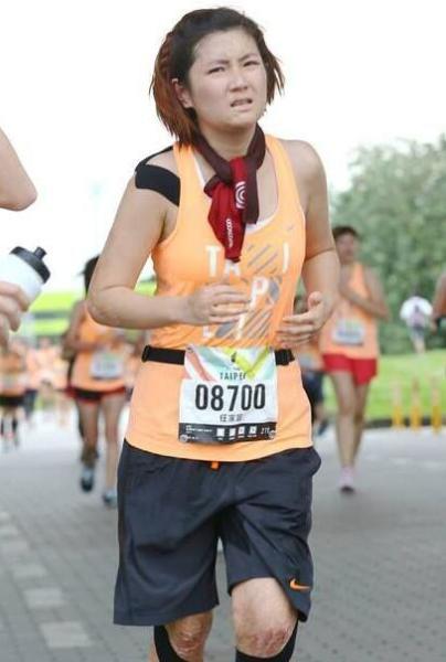 明星拍戏惨受伤:武大校花被砸头 Selina被烧伤 - 国际在线移动版