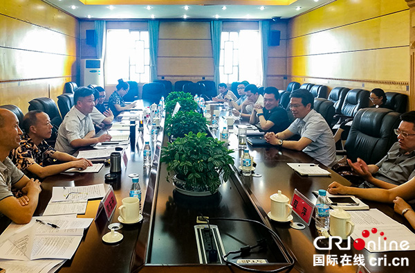 图片默认标题_fororder_双方交谈