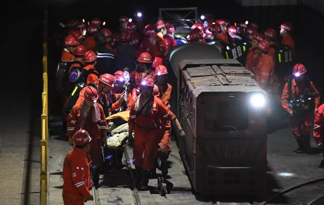 #人民日报#奇迹！13人全部生还！