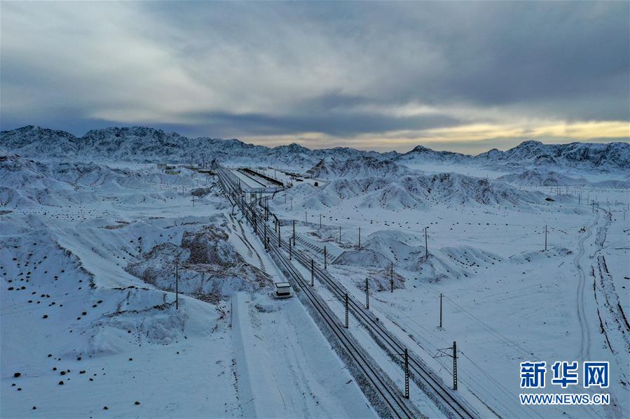 「新华网」敦煌铁路全线开通运营