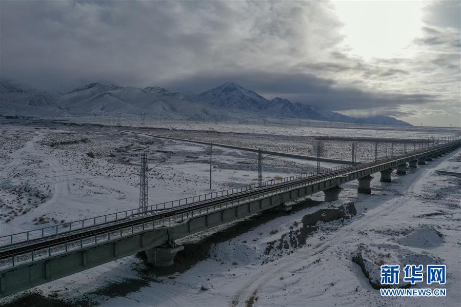 「新华网」敦煌铁路全线开通运营