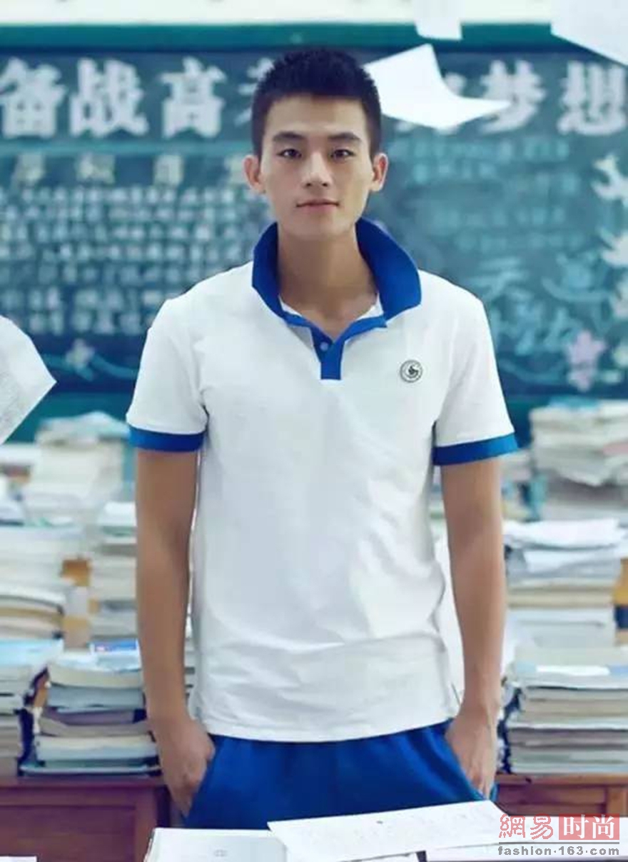 杨洋鹿晗易烊千玺 男神穿上校服谁是最帅校草？