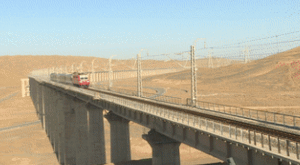 「人民铁道报」穿越无人区！敦煌铁路今日全线通车