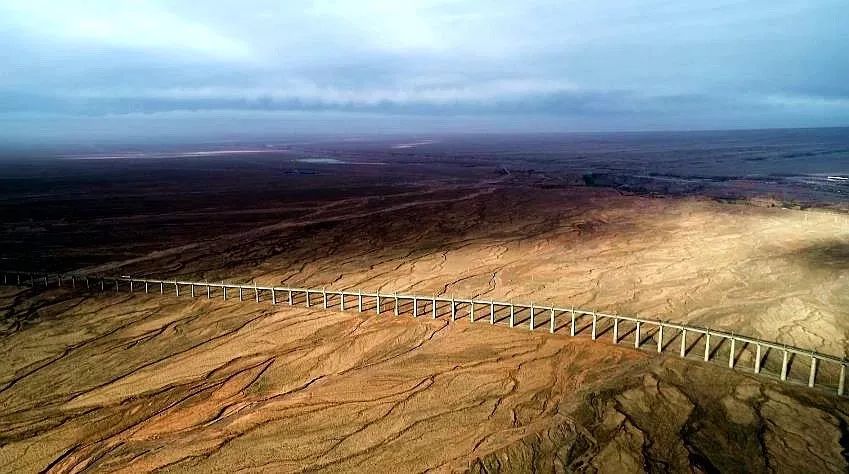 「人民铁道报」穿越无人区！敦煌铁路今日全线通车
