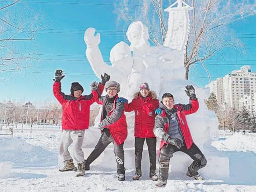 “龙江雪韵”全省大学生雪雕比赛在大庆举行