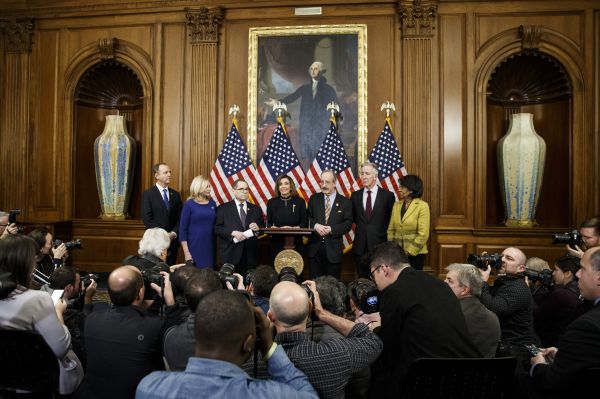 参考消息@德媒：美国总统弹劾程序的下一步是什么？