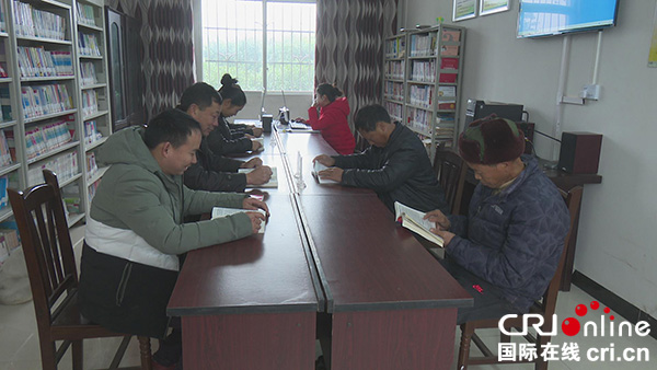 图片默认标题_fororder_李庄镇安石村农家书屋