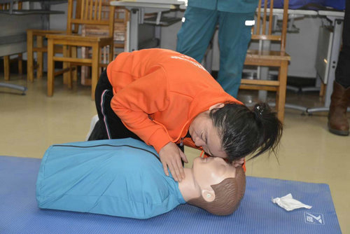 【河南供稿】开封市120急救指挥中心举办免费急救志愿者培训班