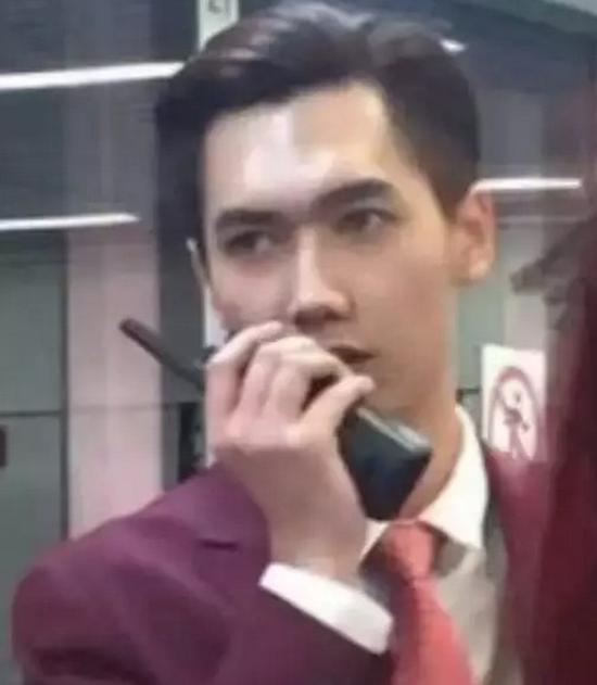 南宁地铁小鲜肉引围观 对地铁运营带来安全隐患