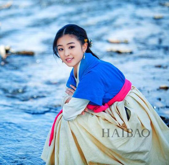 出道12年童颜依旧 《兰陵王妃》张含韵美到犯规