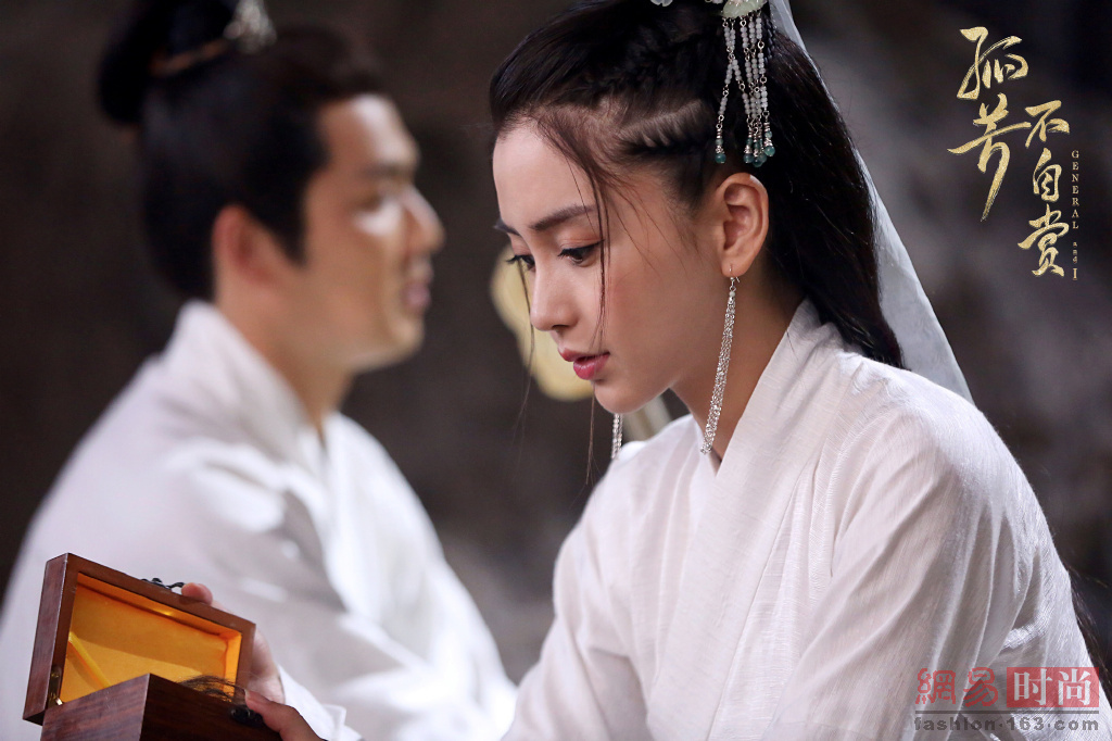 Angelababy新剧上映 剧照美得让人发疯