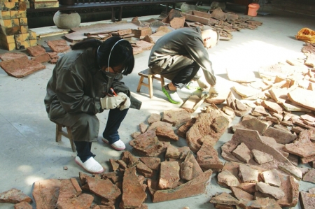 （今日热点3，导航成都，移动端）"85后"陶瓷修复师曹元元：我的眼里只看得到文物