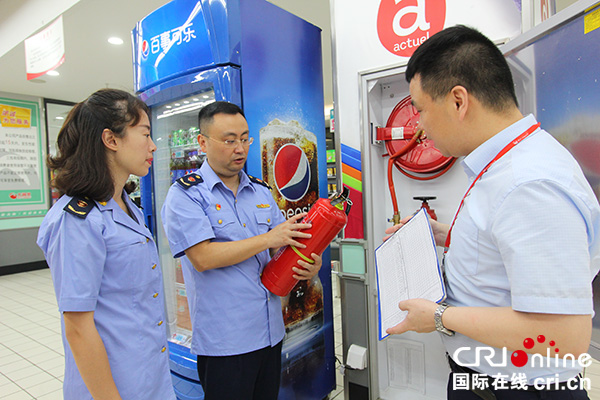 图片默认标题_fororder_工商抽检现场