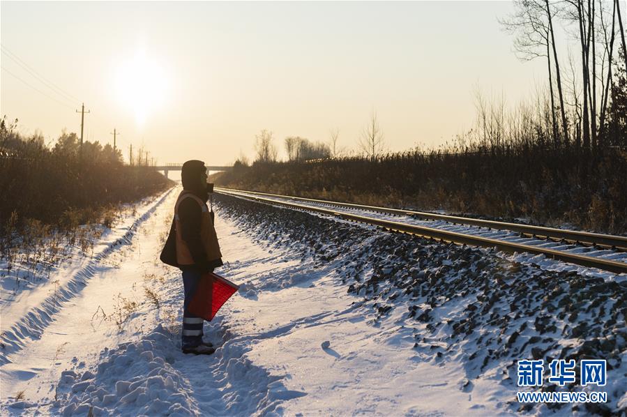 新华网：极寒下的中国“东极铁路医生”