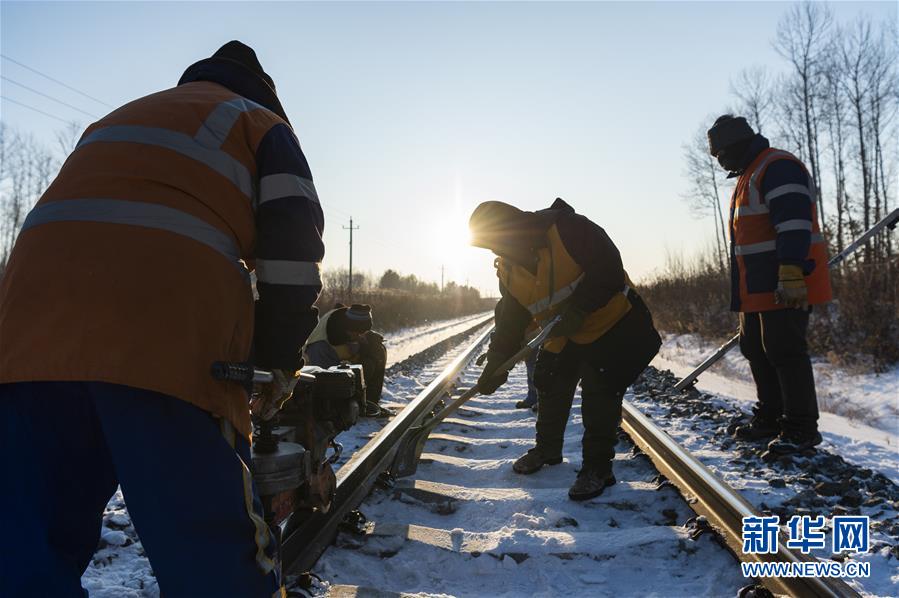 新华网：极寒下的中国“东极铁路医生”