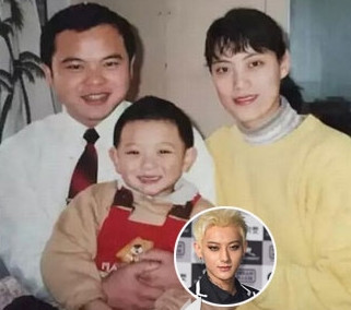 胡歌王力宏 明星和父母的合影有的长得几乎一模一样
