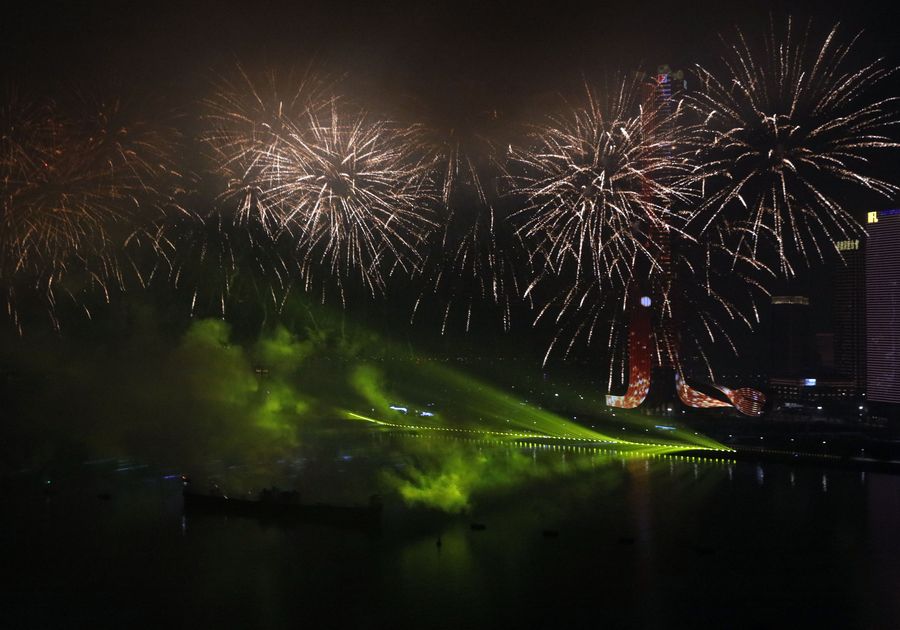Splendid night: Fireworks explode over the sky of Macao and Zhuhai