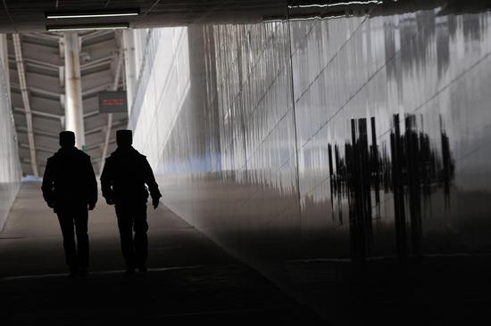 「新华社」大山小站里的坚守