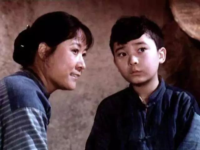 #中国军网#一唱起《映山红》，就觉得红军来了！