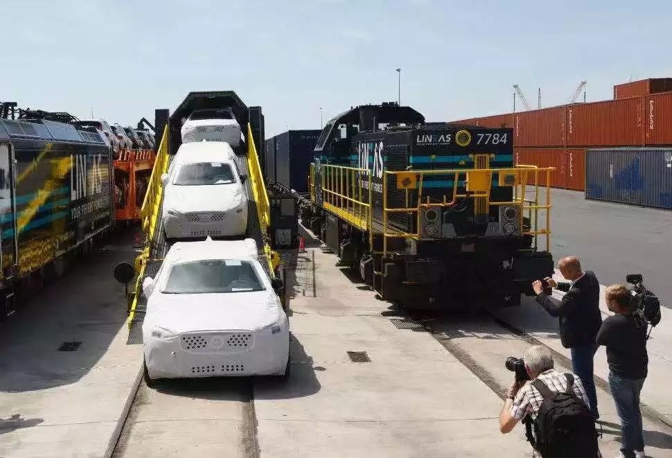 「国际在线」奶粉、牛肉、番茄酱、保时捷……中欧班列整年都在忙