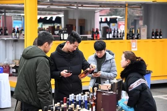 「国际在线」奶粉、牛肉、番茄酱、保时捷……中欧班列整年都在忙