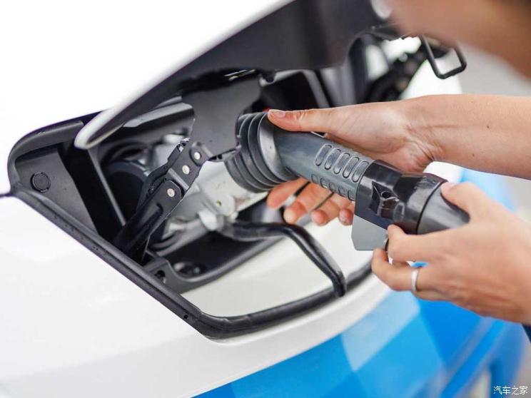 汽车频道【12月26日】【中首列表+要闻列表+头条新闻红条】日产e-NV200 Ice Cream概念车将亮相CES