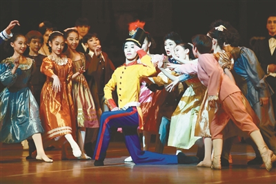辽芭青少年芭蕾舞团演出《胡桃夹子》 走进梦幻的童话
