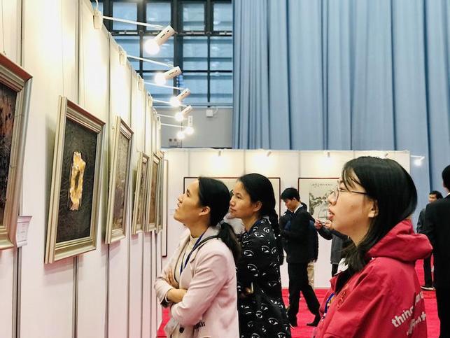 中国—吉尔吉斯斯坦美术作品展在防城港开展