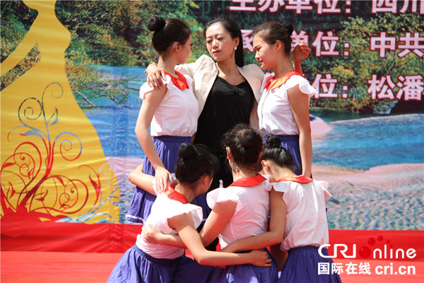 图片默认标题_fororder_活动现场精彩的表演2