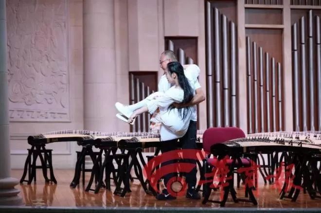 「人民网」了不起！专治各种丧懒颓，就问你服不服…