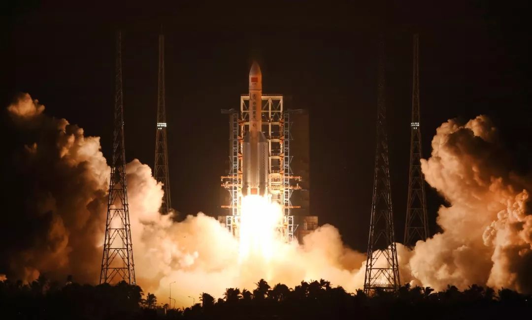 [新华社]“胖五”飞天，箭指星辰！