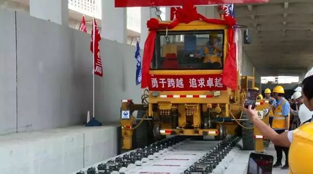 央视新闻@这就是中国速度！回首2019，这些事情值得骄傲