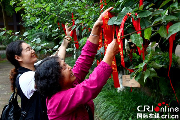 图片默认标题_fororder_乐山孝亲敬老最美老人王升香母女