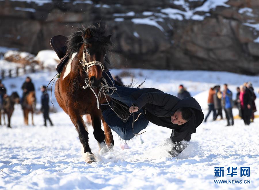 新疆吉木乃：萨吾尔冬牧文化旅游节开幕