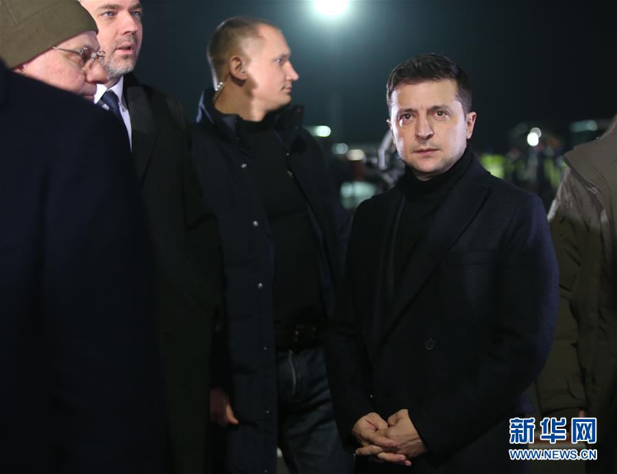 「新华网」乌克兰东部冲突双方大规模交换在押人员