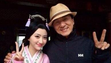 最爱剪刀手自拍的明星 赵丽颖郑爽唐嫣好清纯