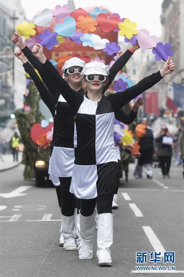 新华网：英国伦敦举行新年游行