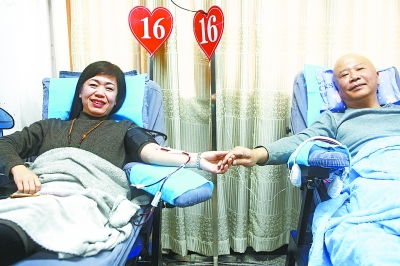 一年五百多外地志愿者自费来武汉献血