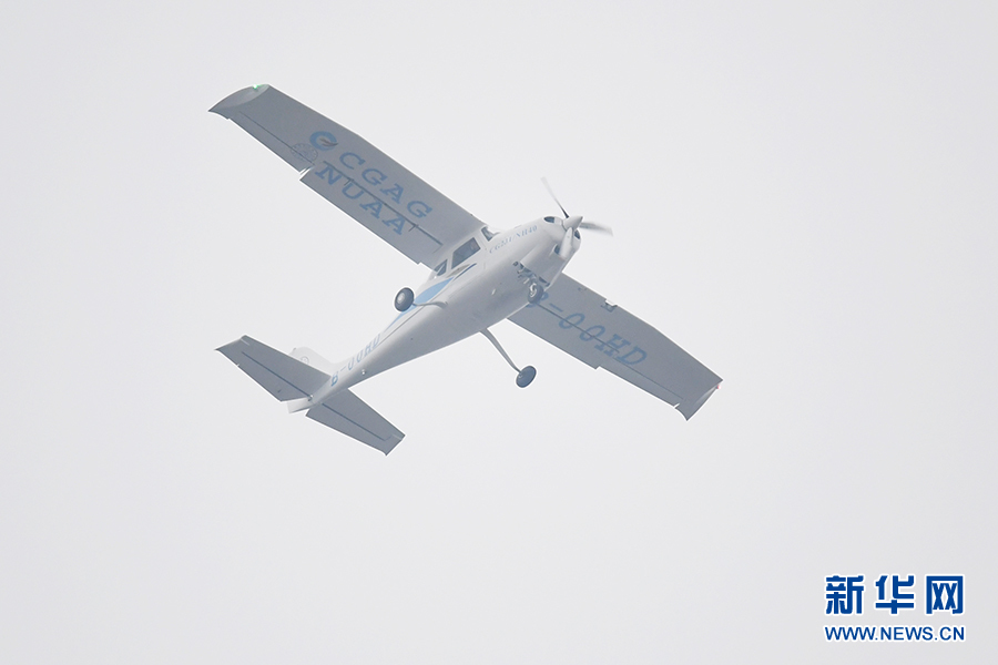 首款“重庆造”固定翼飞机CG231成功首飞