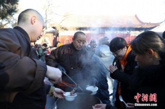 「臘八節」を過ぎると春節はもうすぐ！　お粥を食べる以外の風習は？