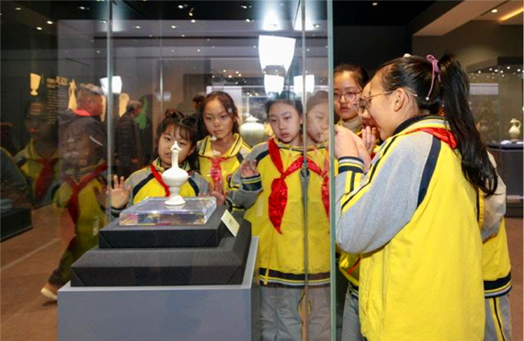 “雪落长安——唐代的白瓷”展览在西安唐皇城墙含光门遗址博物馆开幕