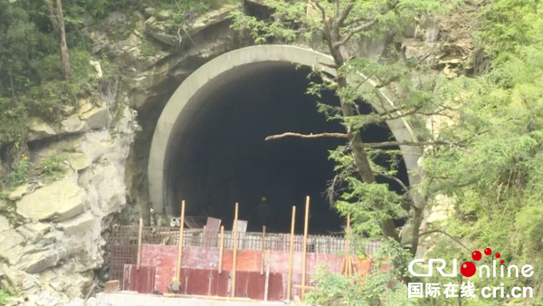 图片默认标题_fororder_修建中的雅康高速2