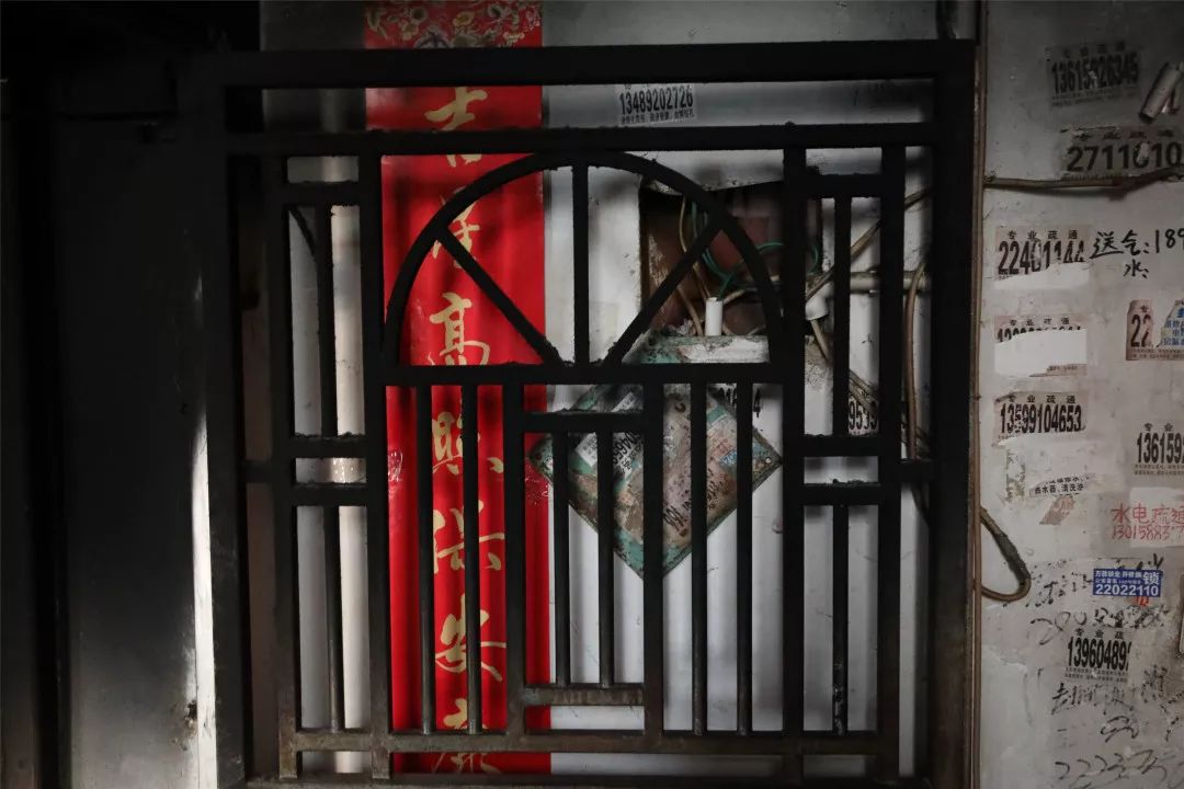 「新华社」这两个小帅哥刷屏了！