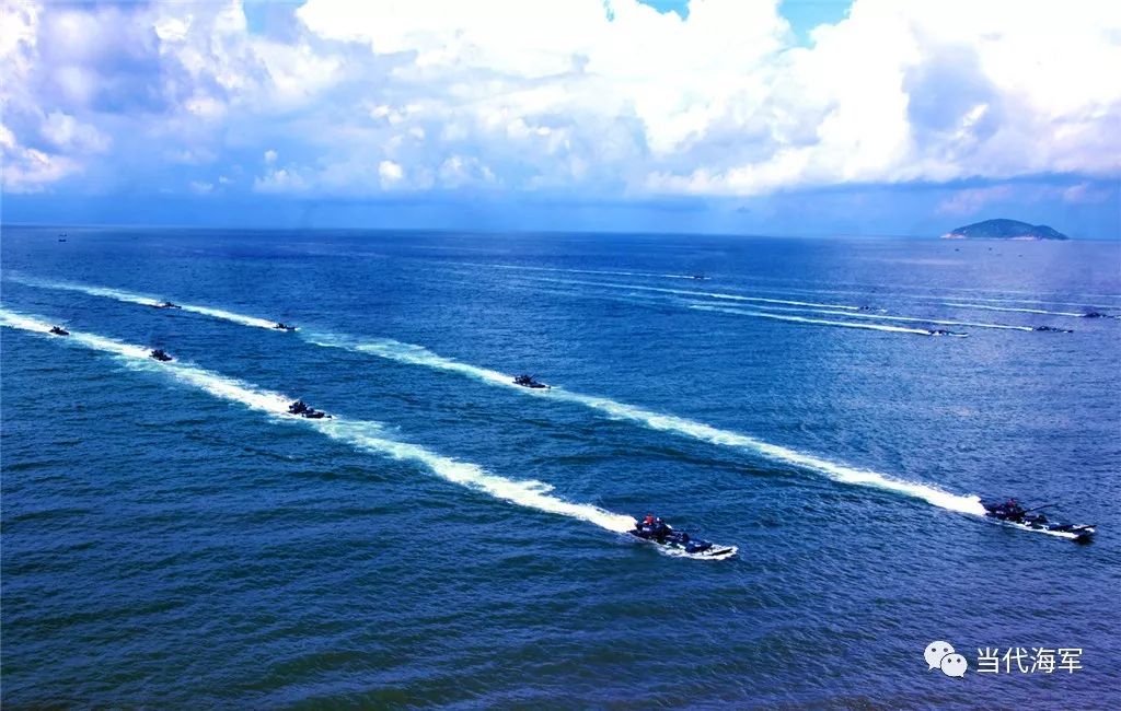 「新华网」帅！炸！海军陆战队最新大片来了！