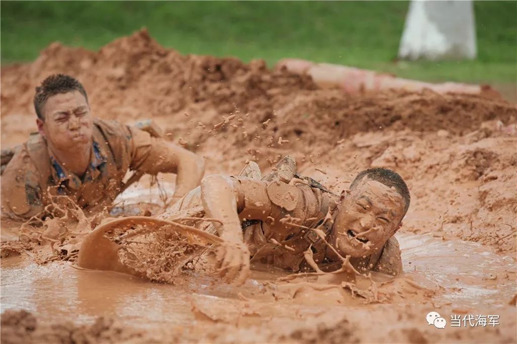 「新华网」帅！炸！海军陆战队最新大片来了！