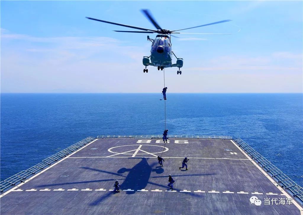 「新华网」帅！炸！海军陆战队最新大片来了！