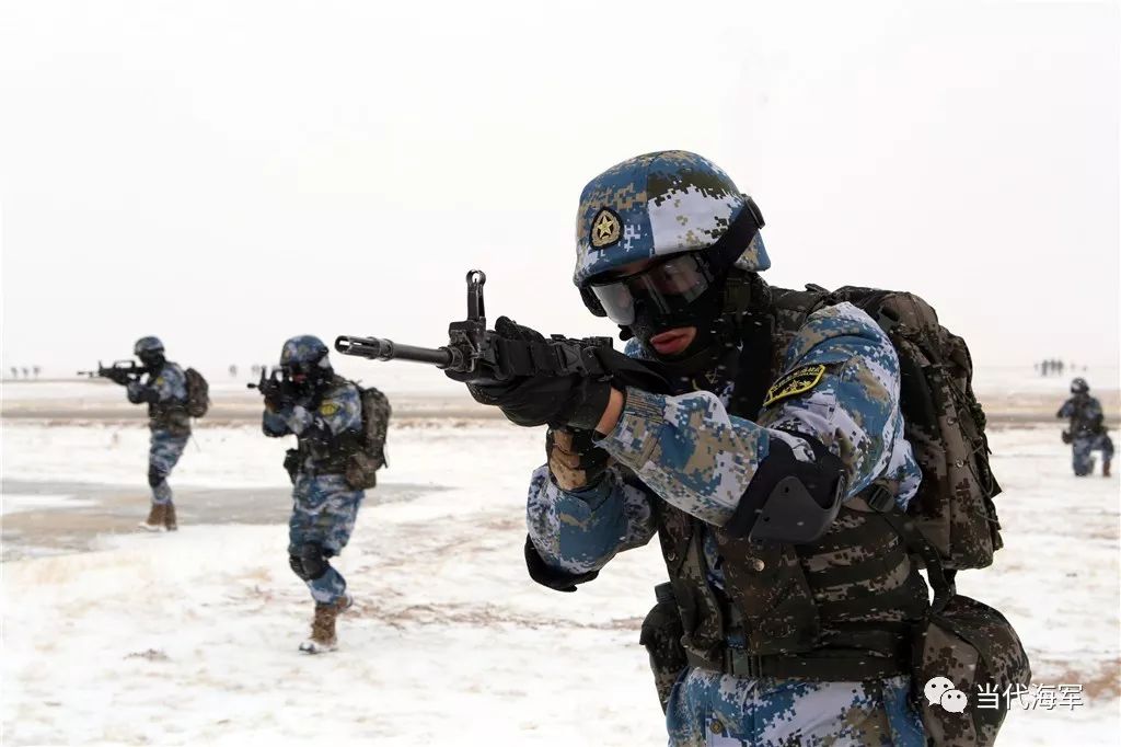 「新华网」帅！炸！海军陆战队最新大片来了！