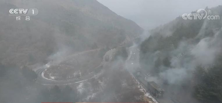 [央视网]火箭军：“东风快递哥”昼夜兼程演练特装输送