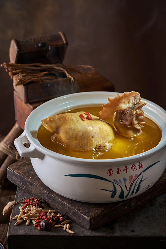 Qiu Er Guan Cuisine: a chicken soup restaurant with secret recipe, sticking to traditional cooking techniques