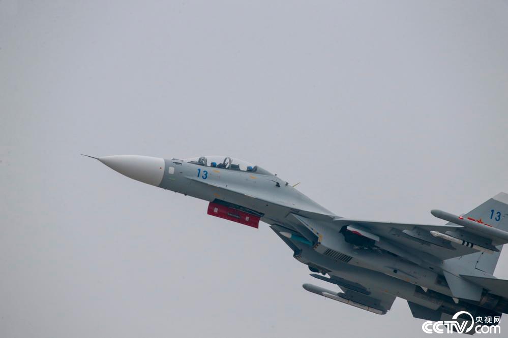 央视网：这样的飞行训练才像打仗！开训对抗升空战斗 实战“火药
